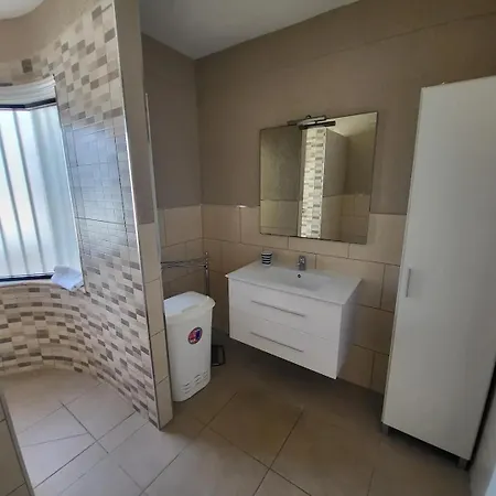 아파트 Andalucia 11 - Two Bed 아데제